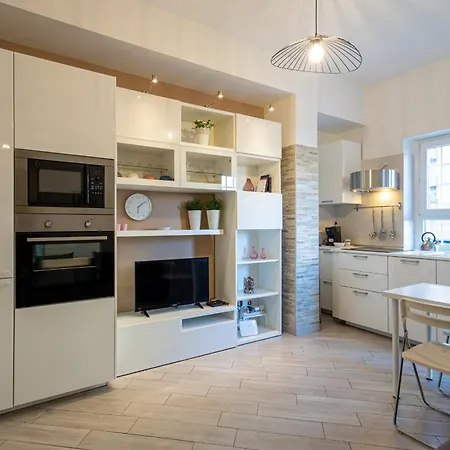 Ottoboni Apartment, 4 Persone, Balcone, Wi-fi, Stazione Tiburtina شقة روما