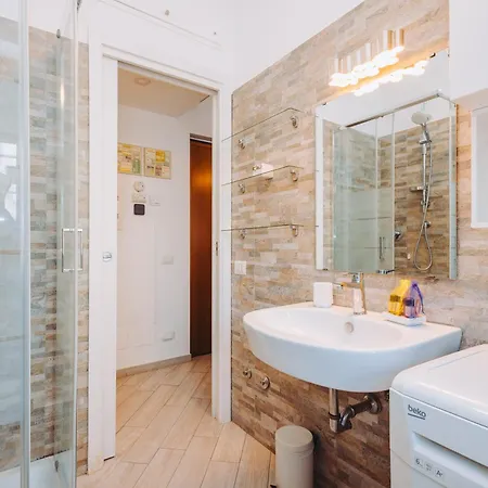 아파트 Ottoboni Apartment, 4 Persone, Balcone, Wi-fi, Stazione Tiburtina *